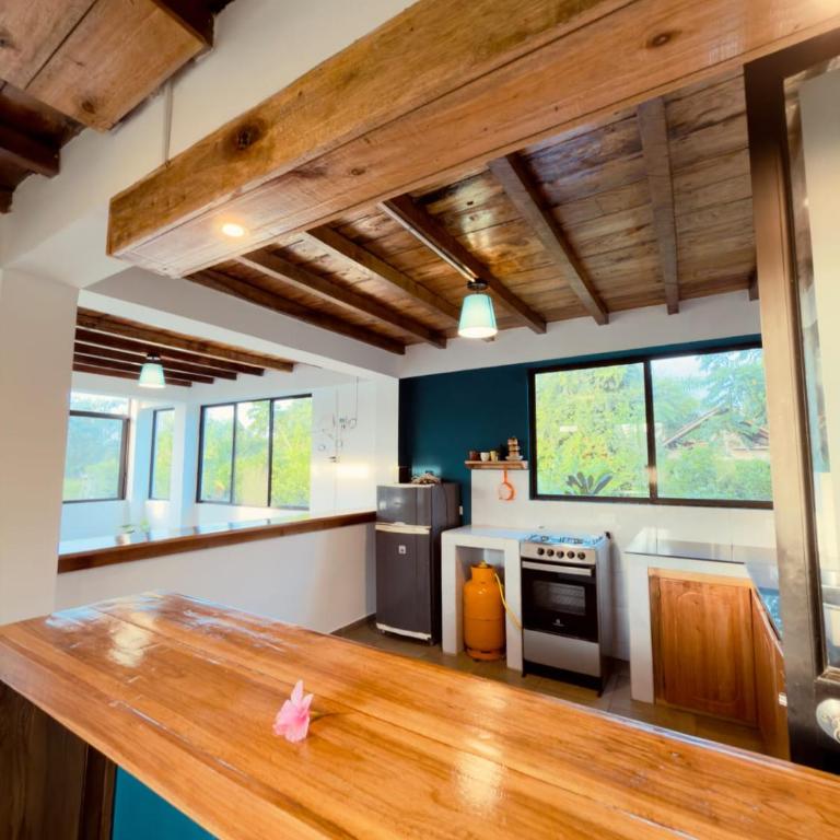 Casa de los Tucanes - Two-Bedroom House - 12