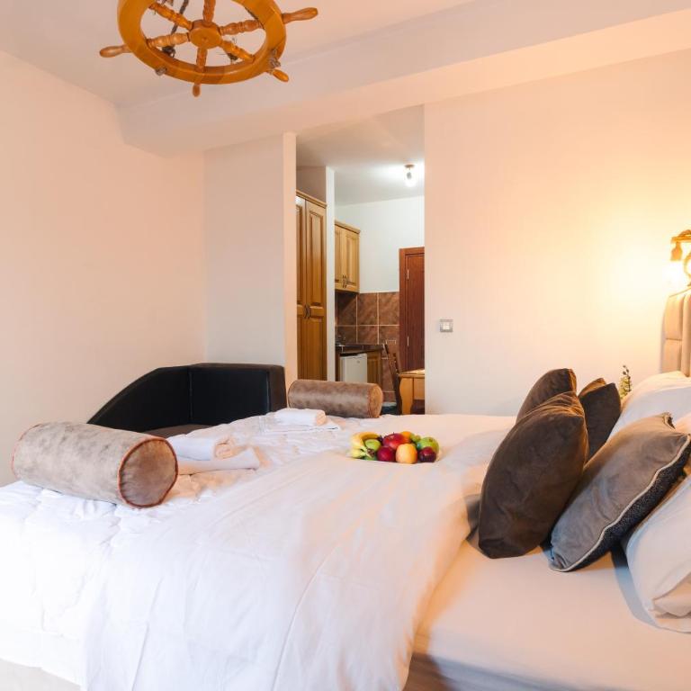 Wiena Apartments - Double Room with Balcony and Sea View - 7