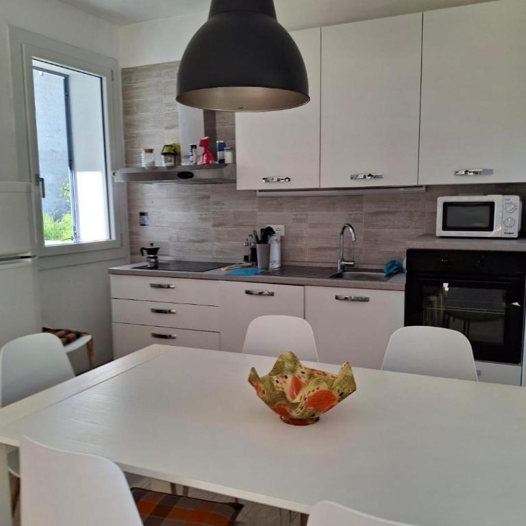 Villa Carlotta Rossa - Holiday Home with garden and pool - Casa Vacanze con 3 Camere da Letto - 5