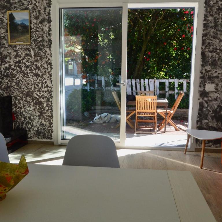 Villa Carlotta Rossa - Holiday Home with garden and pool - Casa Vacanze con 3 Camere da Letto - 33