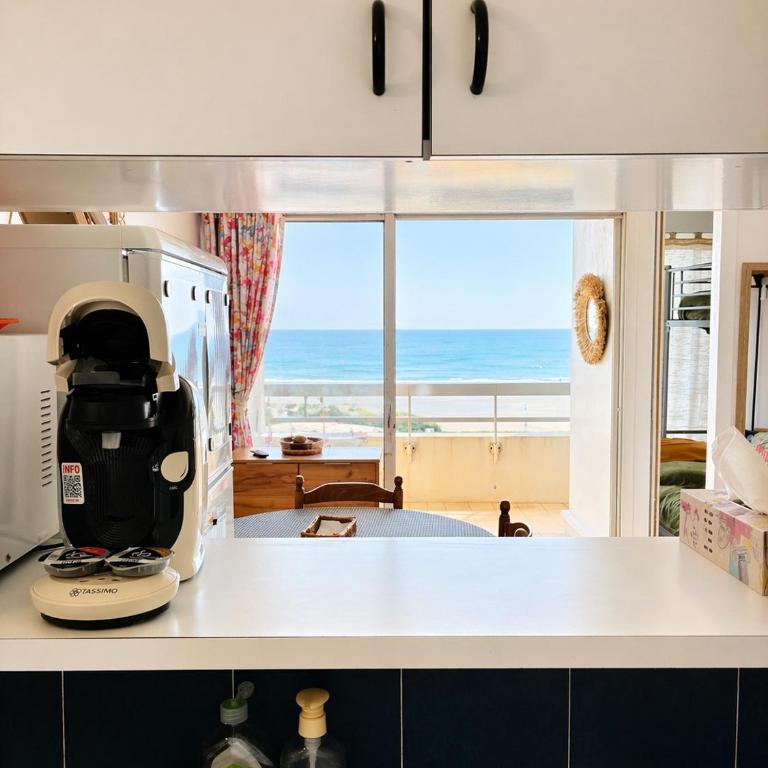 Studio cabine pied dans l eau climatisé, parking et wifi haut débit - Apartamento - 3