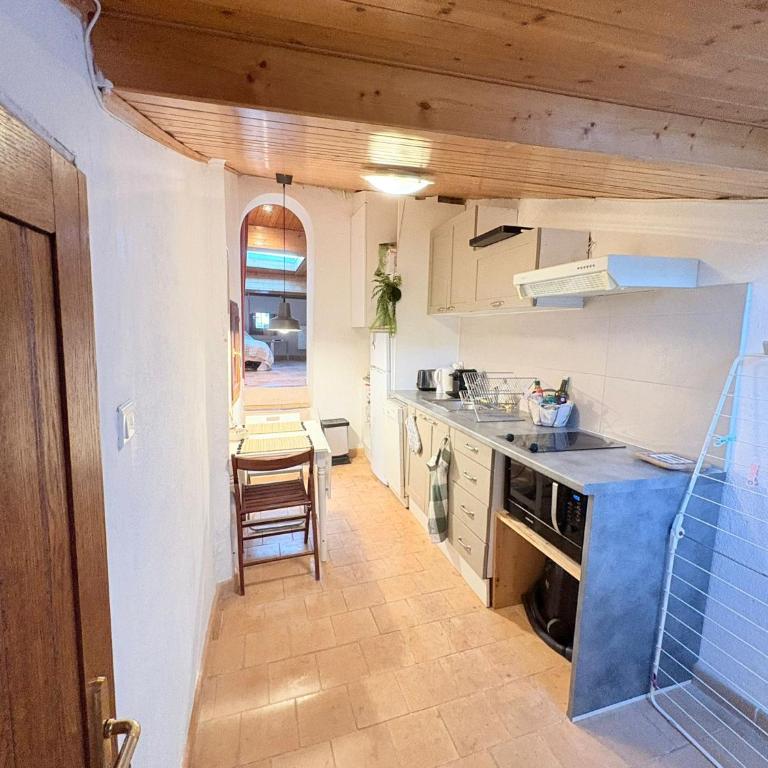 SMALL FLAT IN CENTER QUIET UNDER THE ROOF - Apartamento de 1 dormitorio - 8
