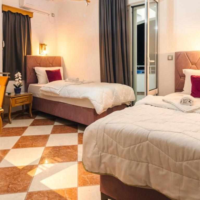 Wiena Apartments - Twin Room with City View - 3