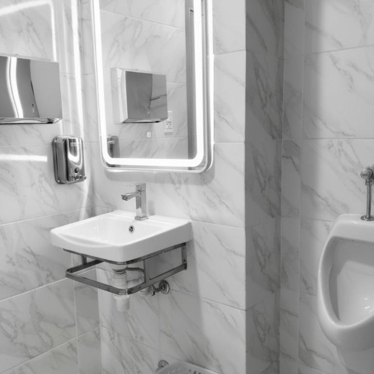 Santa Cruz Home - Single Room with Shared Bathroom - 4