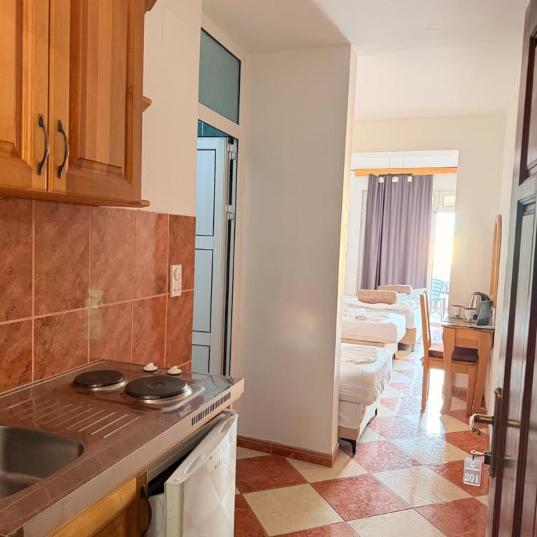 Wiena Apartments - Double or Twin Room with Balcony - 3