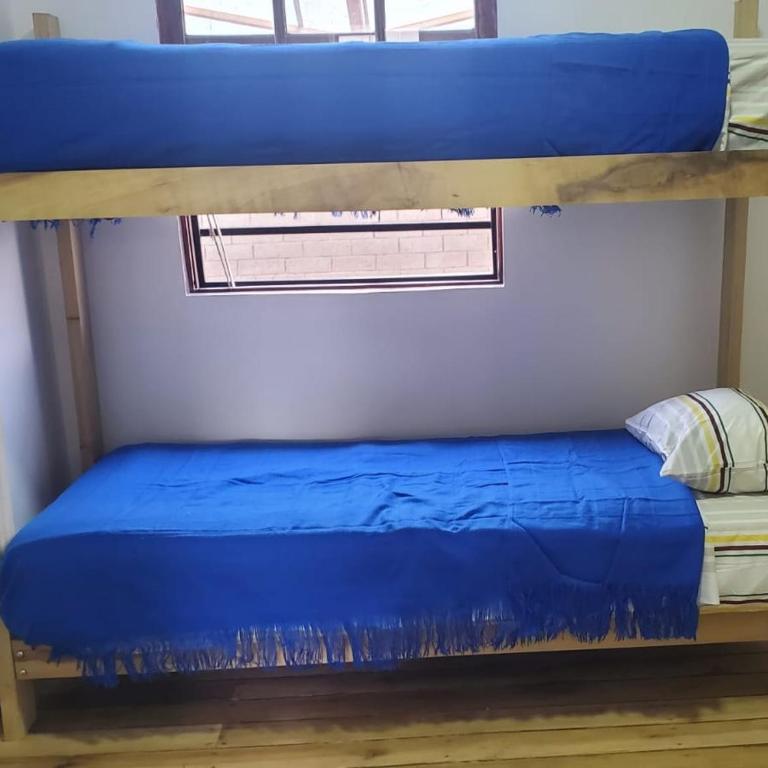 Cuatro Alturas - Single Bed in Male Dormitory Room - 1