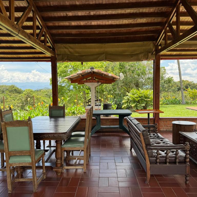 El Rincón Campestre, 2 piscinas y privacidad - Three-Bedroom House - 11