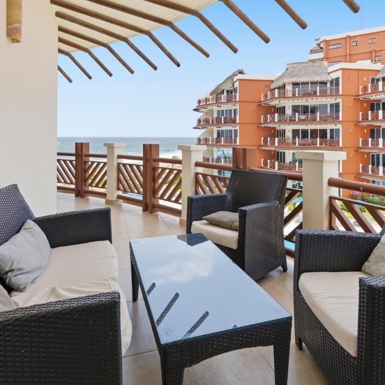 Oceanfront Apartments Vivo Resorts Puerto Escondido - Three-Bedroom Apartment with Ocean View - 2