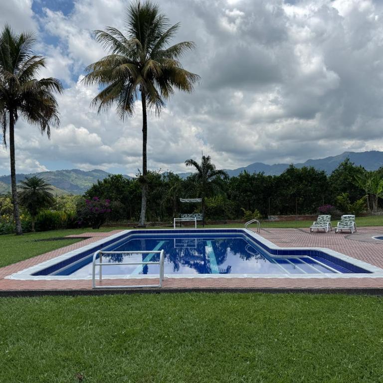 El Rincón Campestre, 2 piscinas y privacidad - Three-Bedroom House - 27