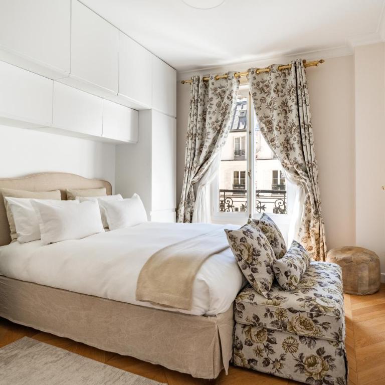 Elegant Luxury Apartment on Champs Elysees - Appartement 3 Chambres Premium avec Balcon - 4