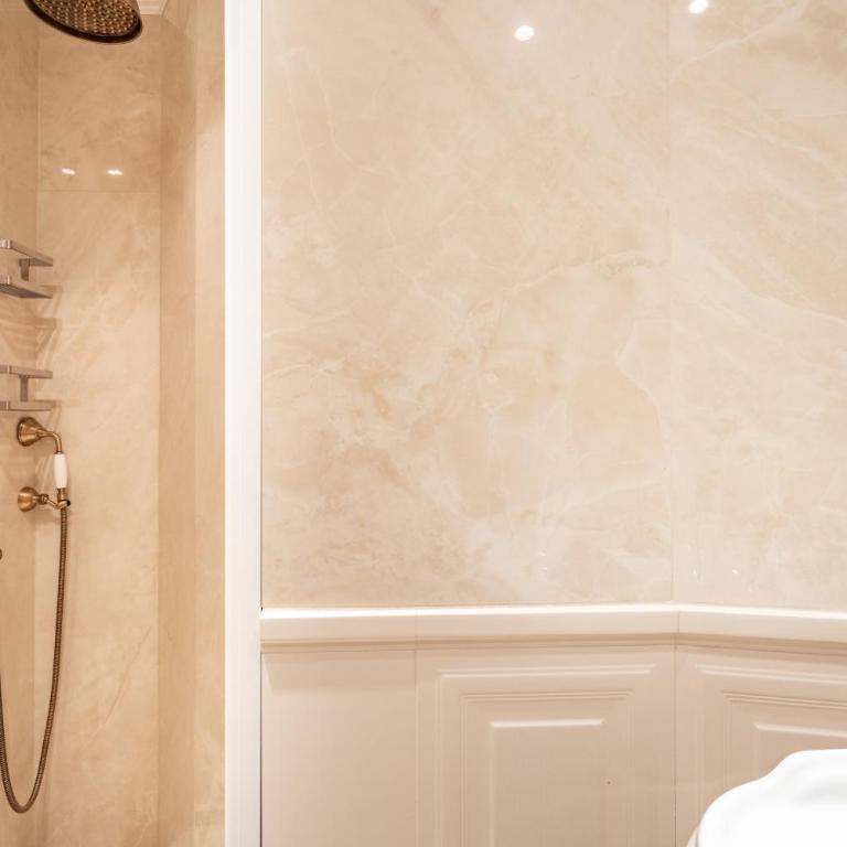 Elegant Luxury Apartment on Champs Elysees - Appartement 3 Chambres Premium avec Balcon - 24