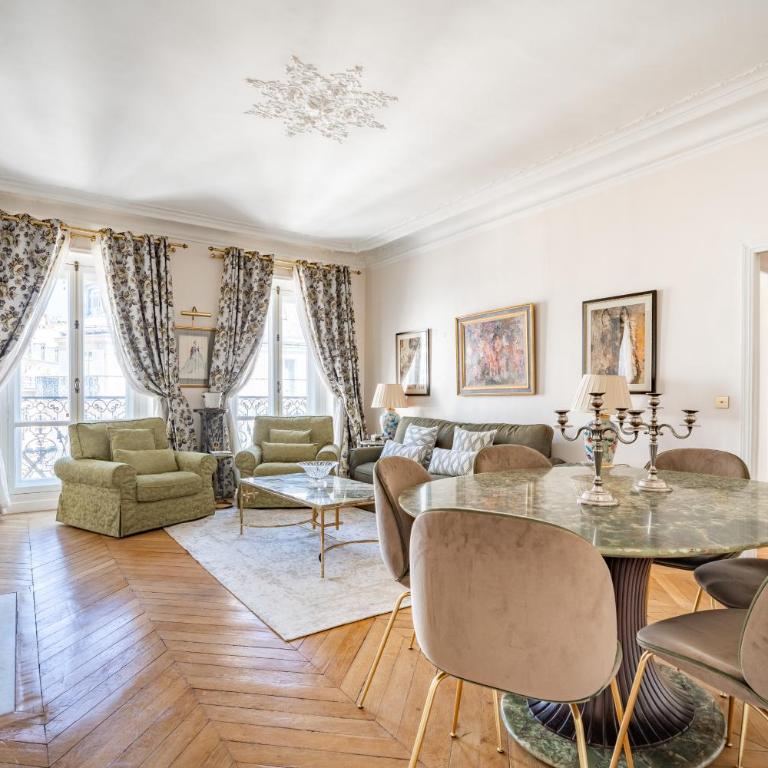 Elegant Luxury Apartment on Champs Elysees - Appartement 3 Chambres Premium avec Balcon - 10