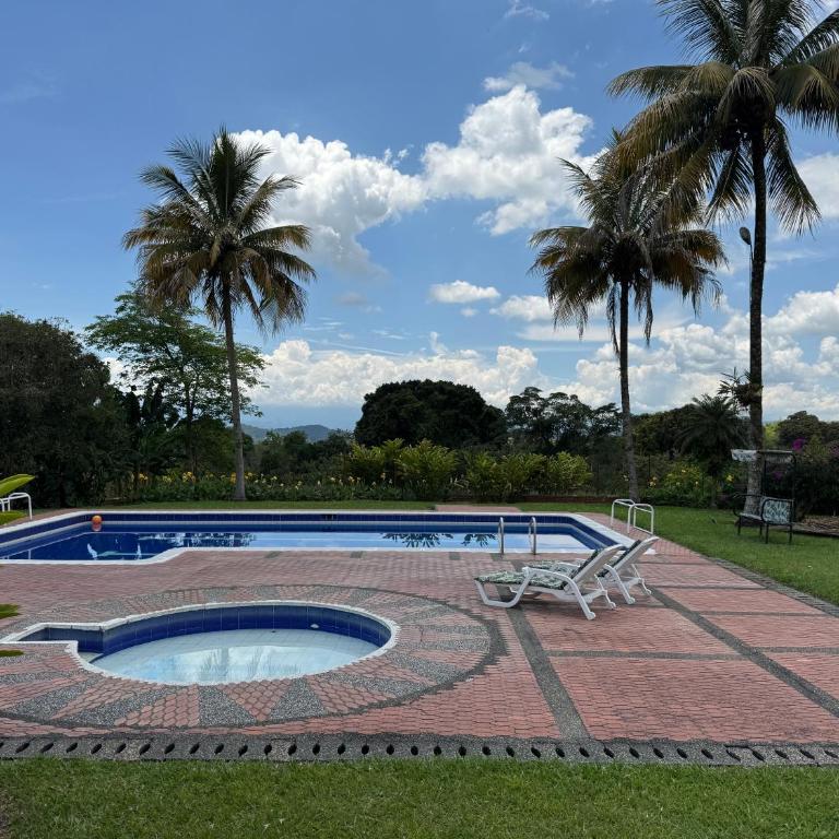 El Rincón Campestre, 2 piscinas y privacidad - Three-Bedroom House - 34
