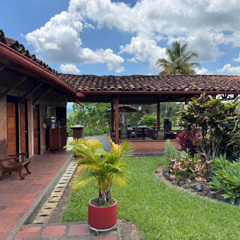 El Rincón Campestre, 2 piscinas y privacidad - Three-Bedroom House - 35
