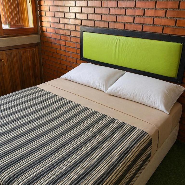 OlasHostel - Double Room with Shared Bathroom - 1