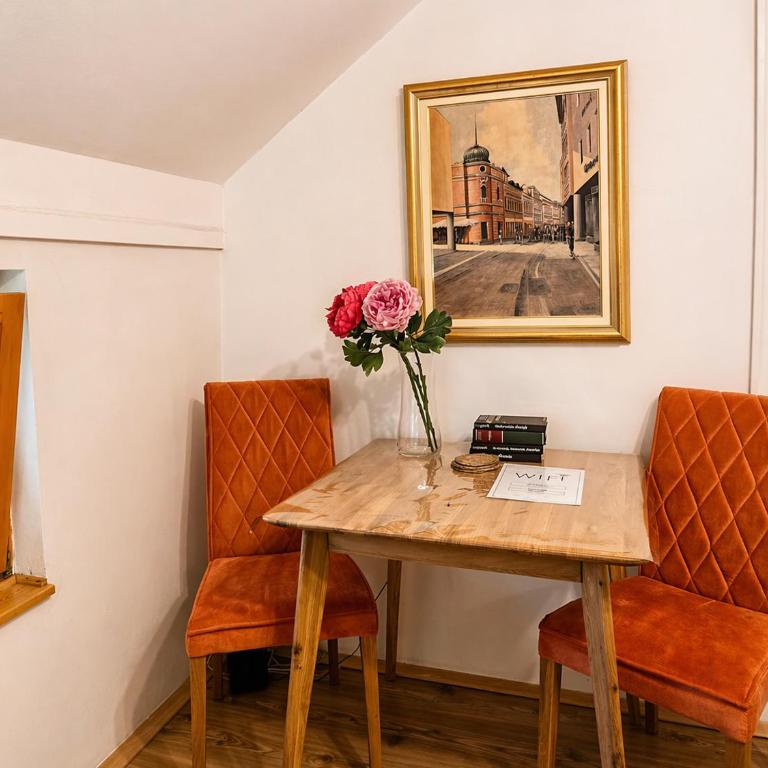 Airport Studio Loft - Galleria - One-Bedroom Apartment - 7