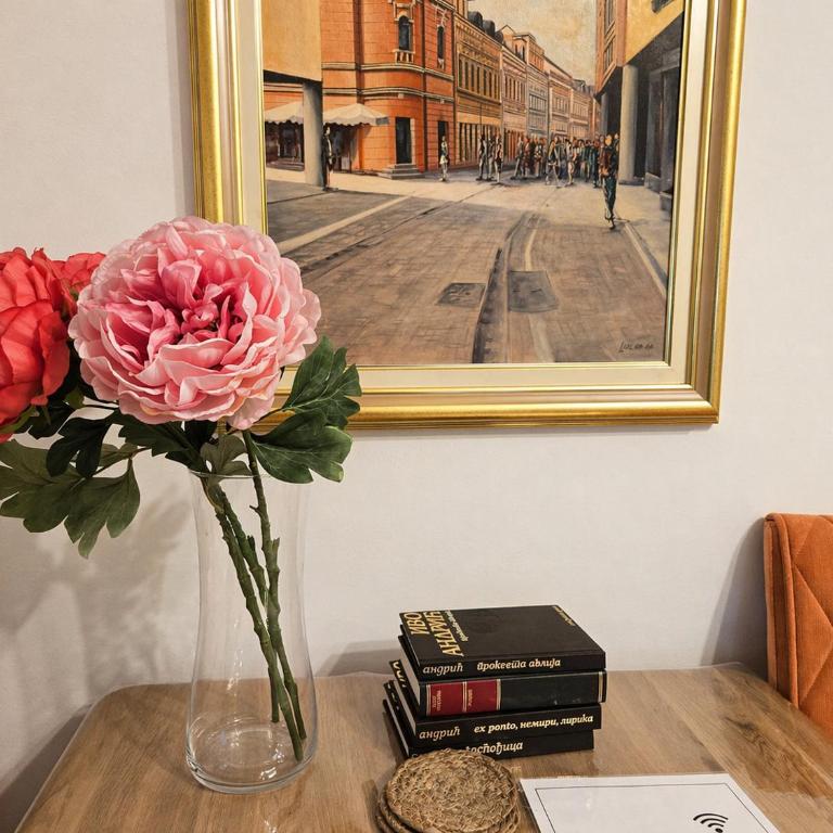 Airport Studio Loft - Galleria - One-Bedroom Apartment - 14