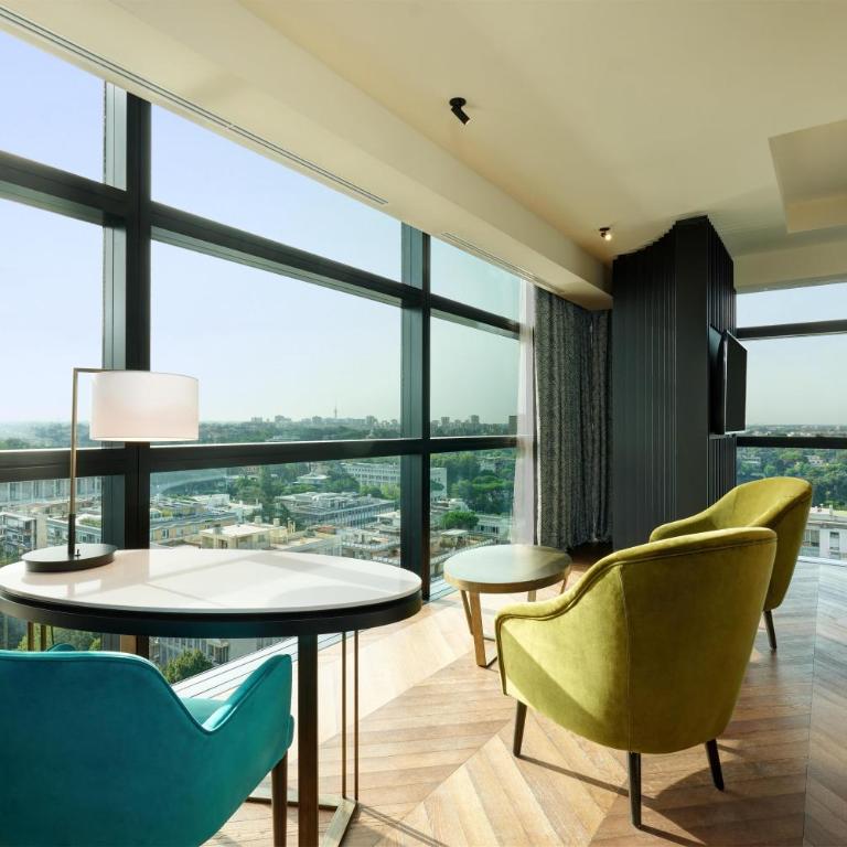 Hilton Rome Eur La Lama - Camera Angolare King Executive con Accesso Lounge - 1