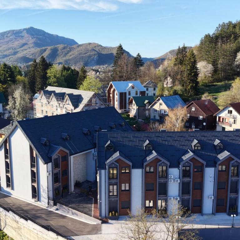 Cozy Place Kolašin - Central Mountain Retreat - One-Bedroom Apartment with Garden View - 24