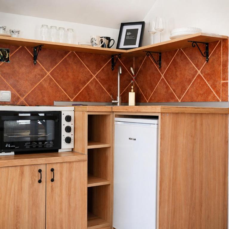 Airport Studio Loft - Galleria - One-Bedroom Apartment - 25