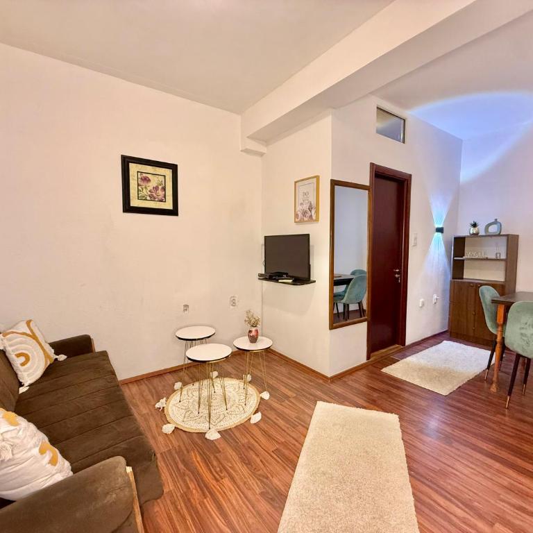 Cozy Apartment - Near Old Town & Main Promenade - One-Bedroom Apartment - 2