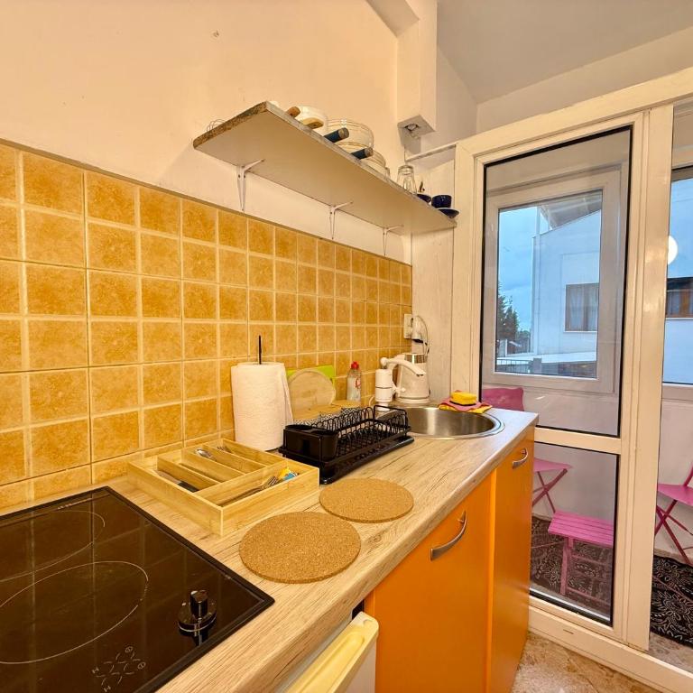 Cozy Apartment - Near Old Town & Main Promenade - One-Bedroom Apartment - 7