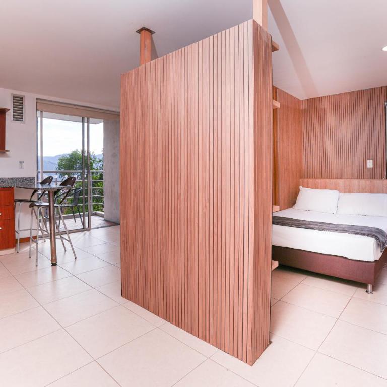 Apartamentos Cyan by HOUSY - Two-Bedroom Family Apartment - 10