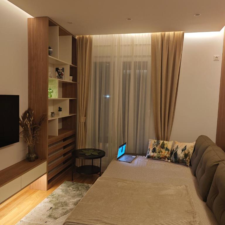 Cozy Place Kolašin - Central Mountain Retreat - One-Bedroom Apartment with Garden View - 19
