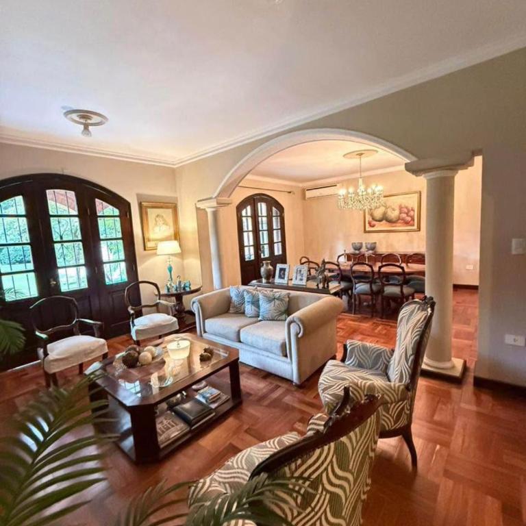 Descansar en YB - Four-Bedroom House - 2