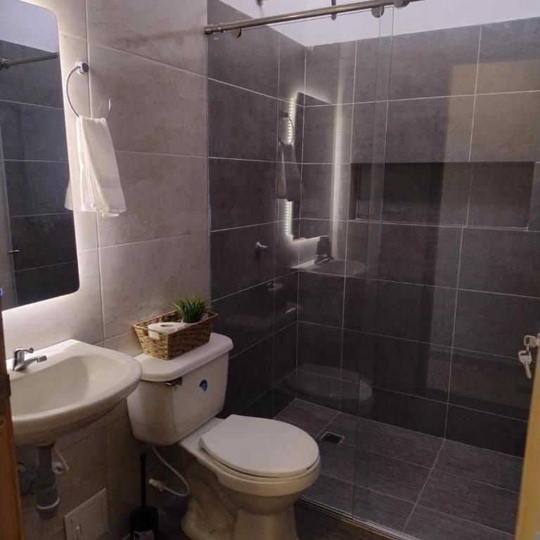 Suite moderna con parqueadero y cocina equipada - Apartamento de 1 dormitorio - 7