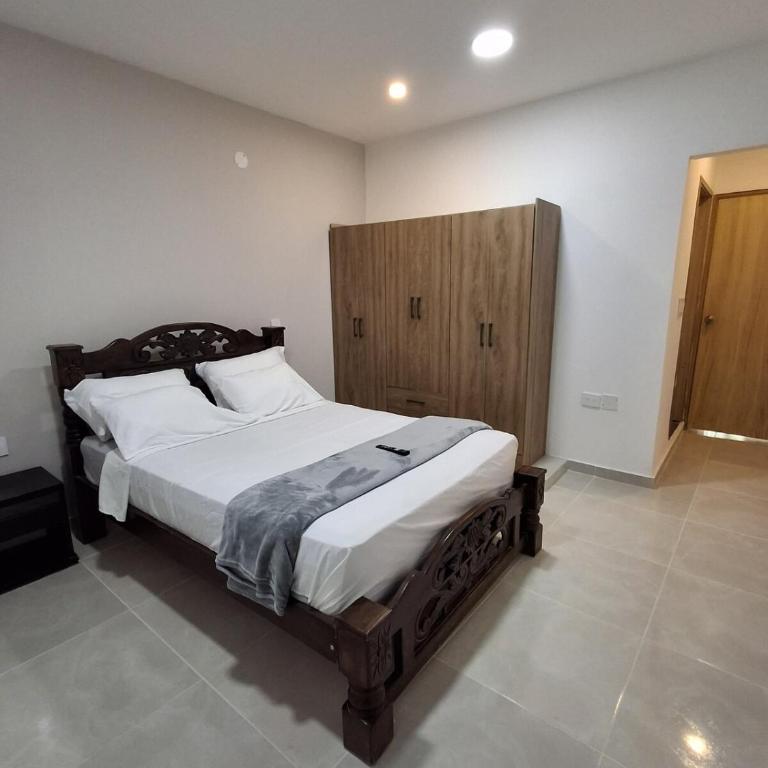 Suite moderna con parqueadero y cocina equipada - Apartamento de 1 dormitorio - 14