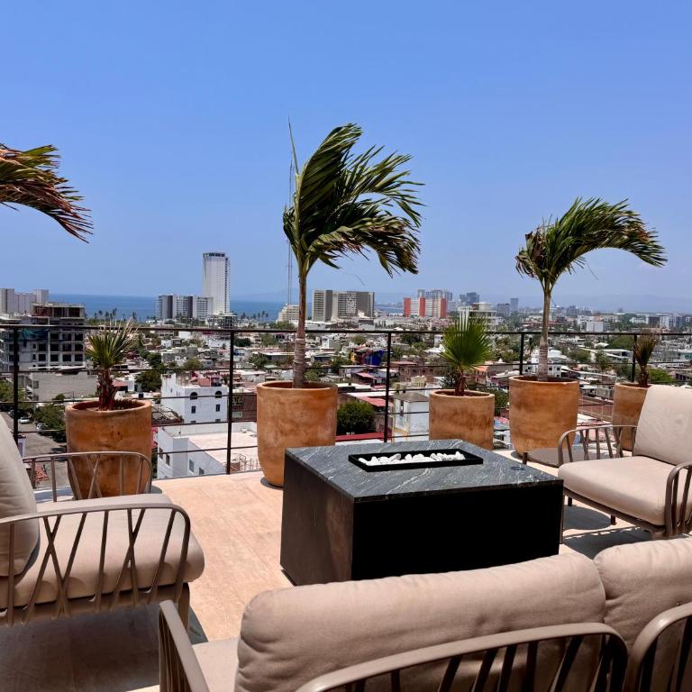 New Designer 2BR w Rooftop Pool, Gym, Stunning Views, 7 min Malecon & Beach - Two-Bedroom Superior Apartment - 22