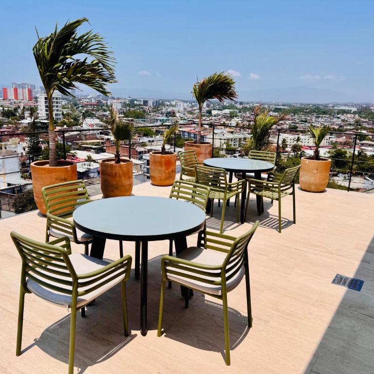 New Designer 2BR w Rooftop Pool, Gym, Stunning Views, 7 min Malecon & Beach - Two-Bedroom Superior Apartment - 21