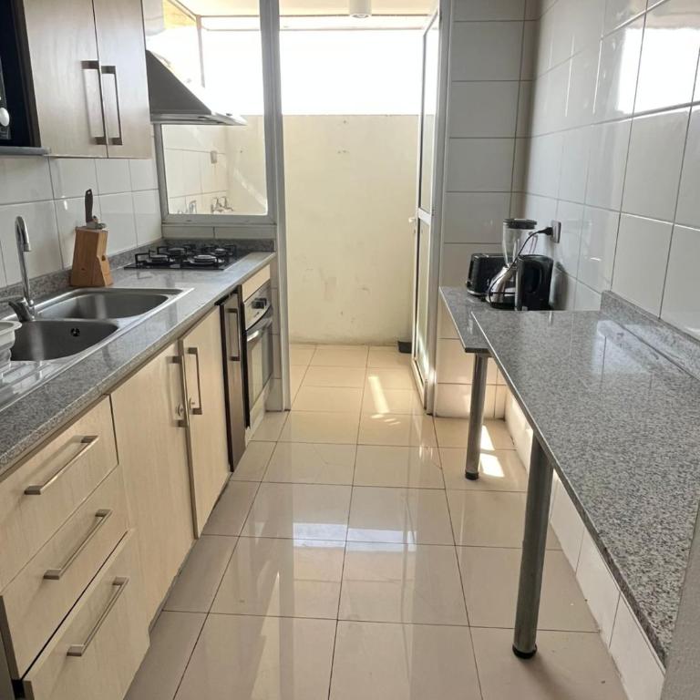Espacioso y Moderno con vistas a la Ciudad más Parking - Two-Bedroom Apartment - 14