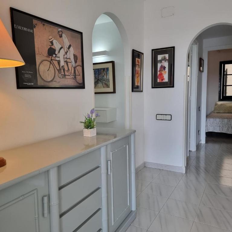 Apartamento acogedor con terraza, céntrico, cerca de la playa - HISP-236-64 - Apartment - 19