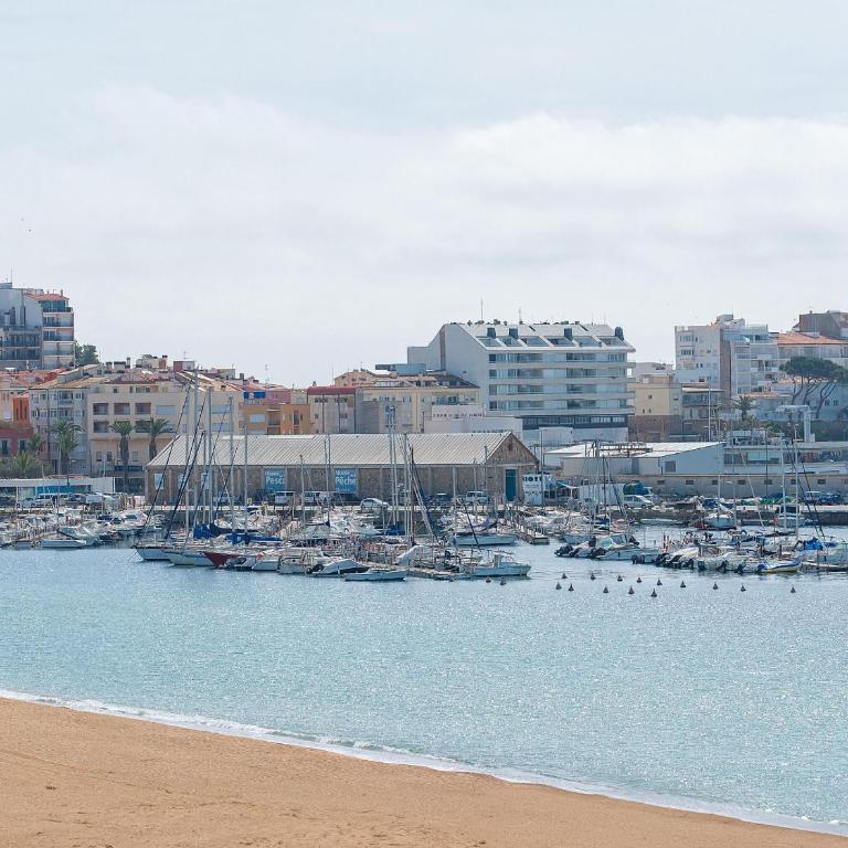 Piso Elena – Primera Línea con vistas espectaculares – 4/5 personas - ES-360-8 - Apartamento - 17