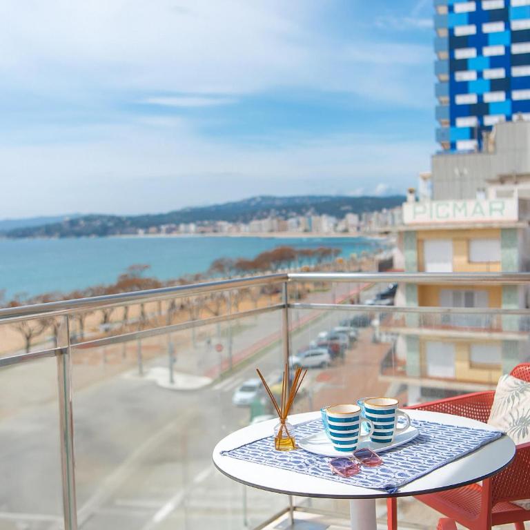 Piso Elena – Primera Línea con vistas espectaculares – 4/5 personas - ES-360-8 - Apartamento - 18