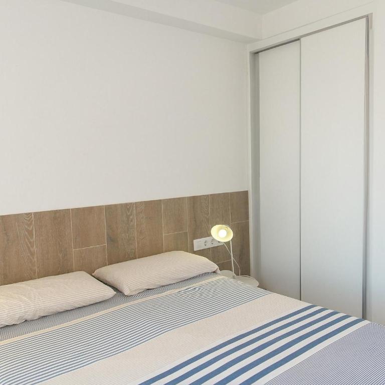 Piso Elena – Primera Línea con vistas espectaculares – 4/5 personas - ES-360-8 - Apartamento - 21