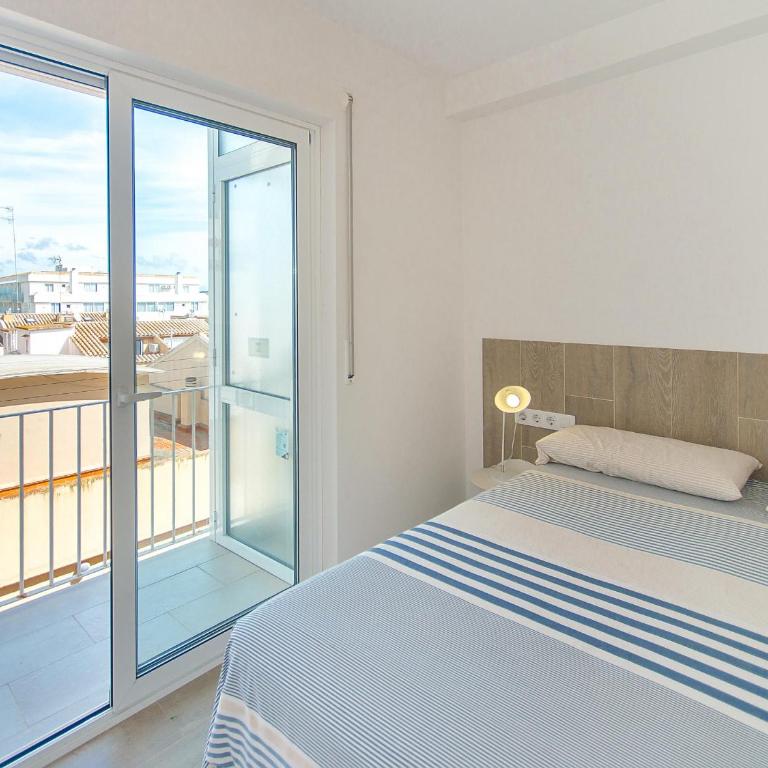Piso Elena – Primera Línea con vistas espectaculares – 4/5 personas - ES-360-8 - Apartamento - 22