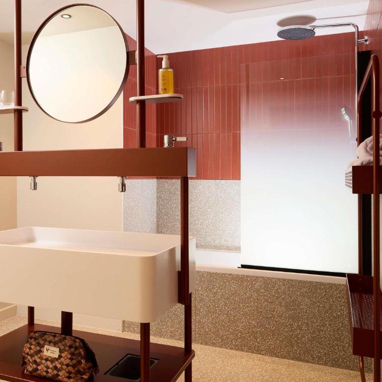 You Hotel Amiens - Handwritten Collection - Suite Deluxe avec 2 Lits Doubles - 9