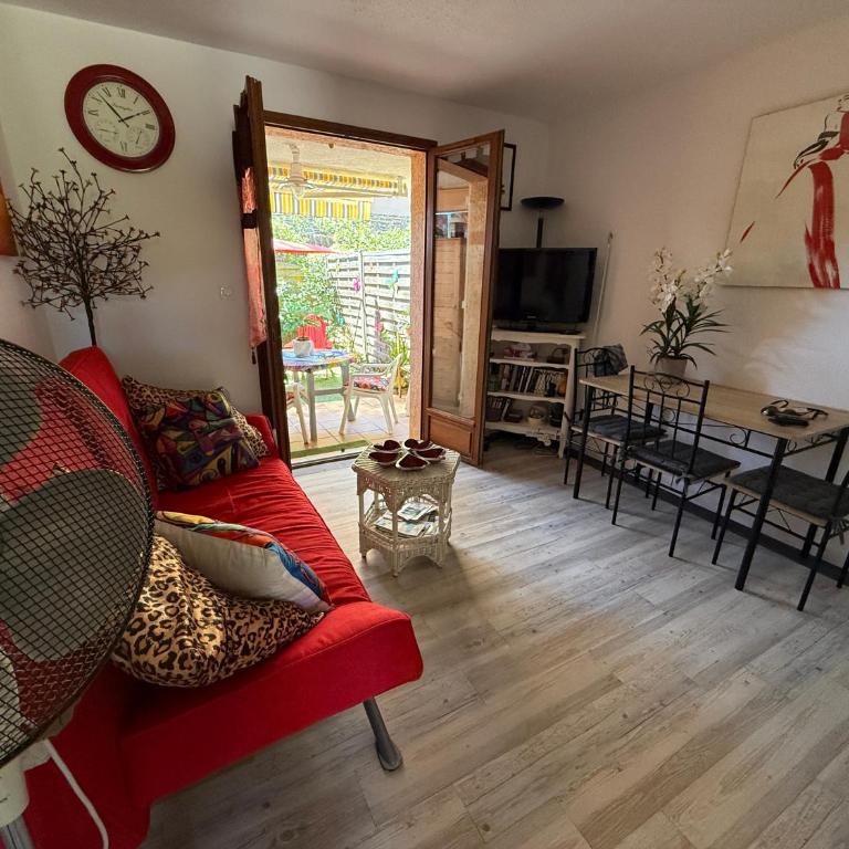 joli appartement avec jardin - One-Bedroom Apartment - 4
