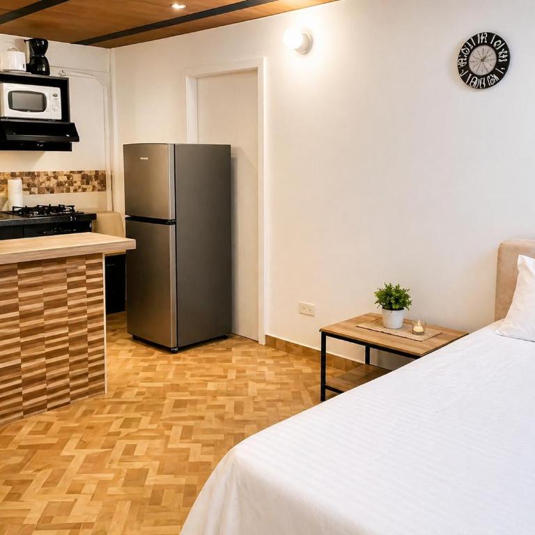 Apartamento económico cerca al centro 402 6 personas - Three-Bedroom Apartment - 1