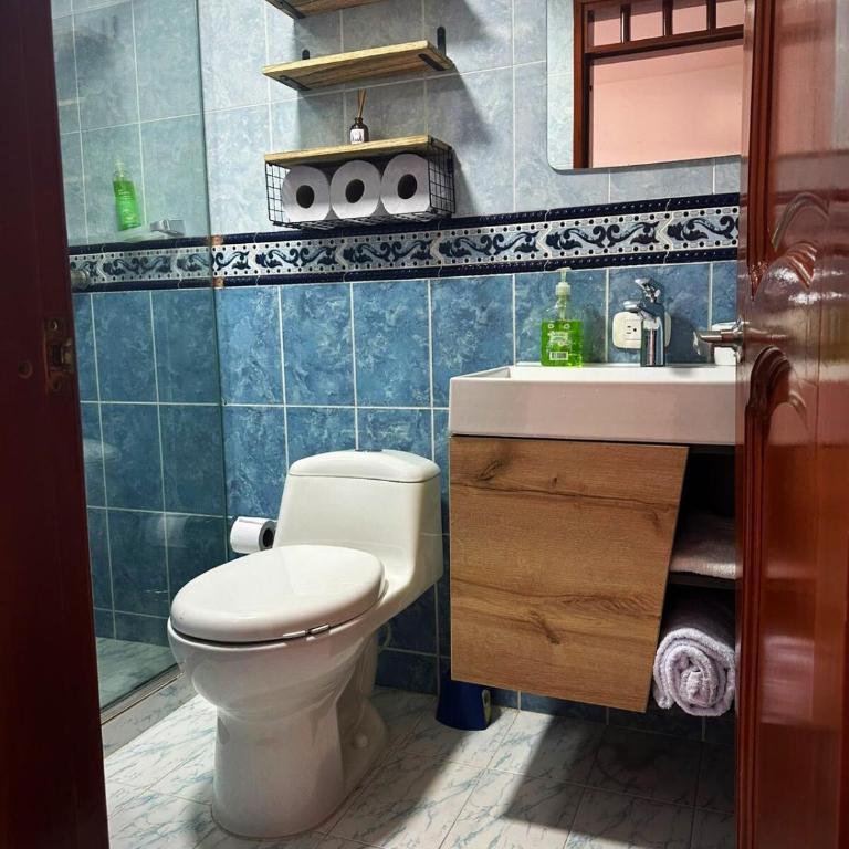 Modern, large, cozy room close to the airport - One-Bedroom Apartment - 3