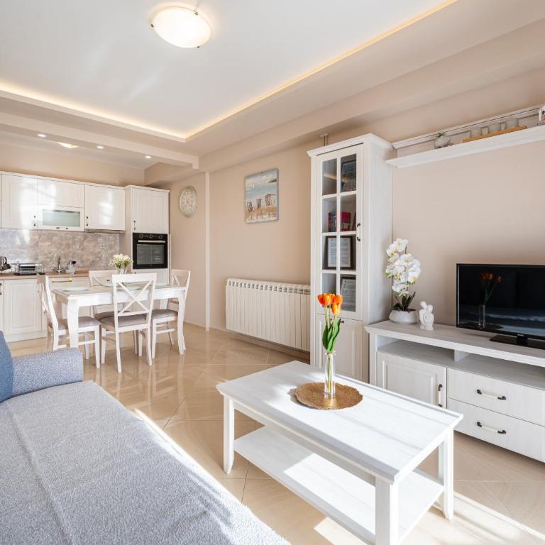 Radonjić Apartments - One-Bedroom Apartment with Balcony and Sea View - 7