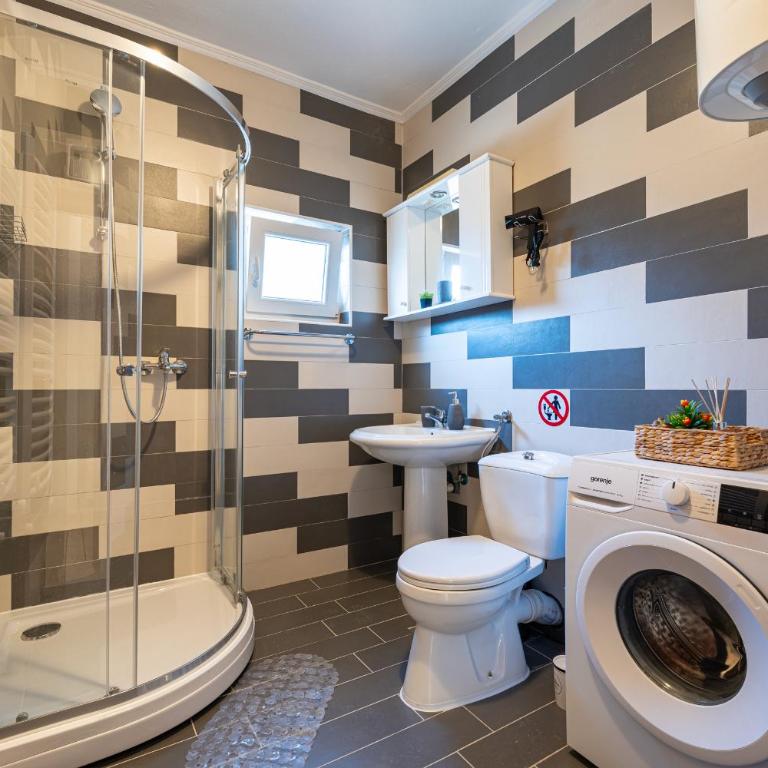 Radonjić Apartments - One-Bedroom Apartment with Balcony and Sea View - 15