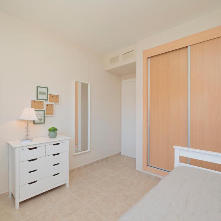 Casares del Sol By Acomodation - Apartamento de 2 dormitorios con vistas al jardín - 19
