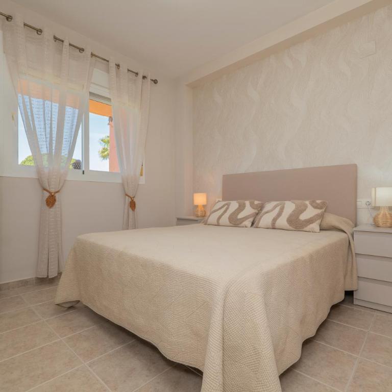 Casares del Sol By Acomodation - Apartamento de 2 dormitorios con vistas al jardín - 11