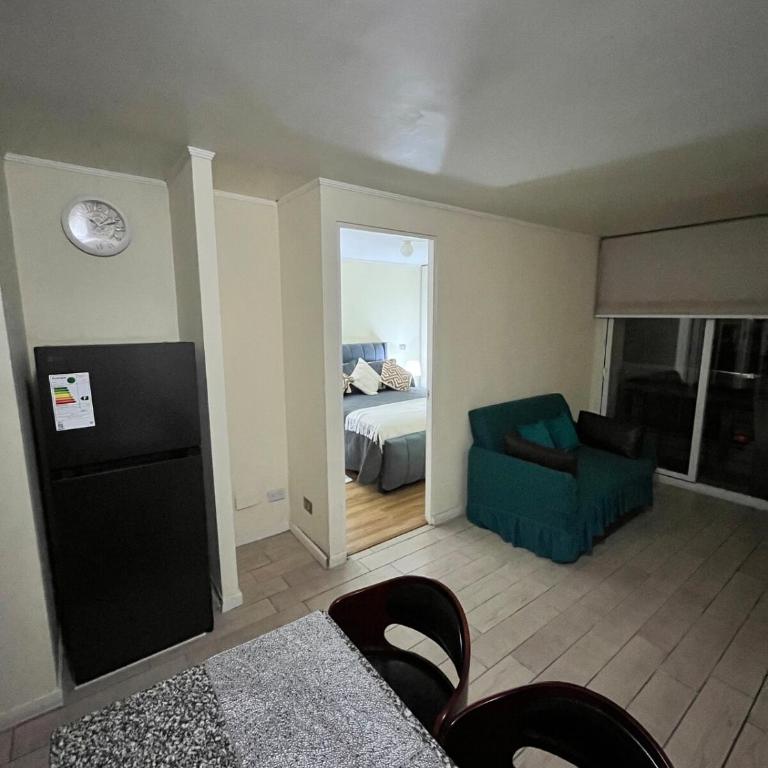 Nice hapartment steps from the central market - One-Bedroom Apartment - 13