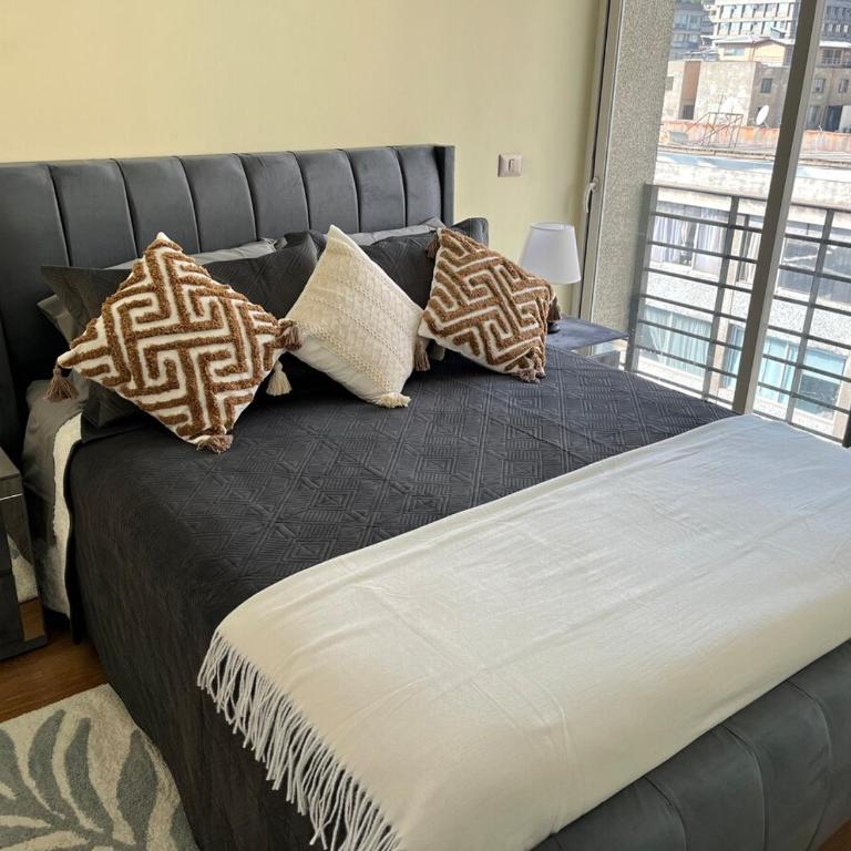 Nice hapartment steps from the central market - One-Bedroom Apartment - 2