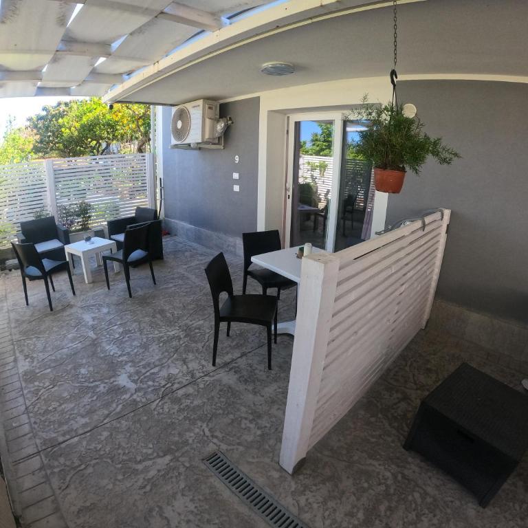 B&B Pepe Rosa Tropea - Basic Triple Room - 10